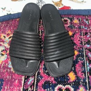 croc slides